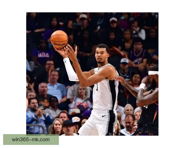 马刺豪取九连胜 文班亚马41分16篮板横扫公牛再添MVP争夺筹码