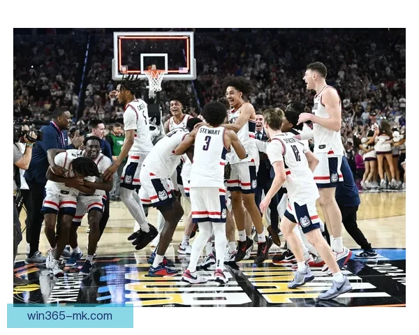 康涅狄格力克伊利诺伊晋级NCAA决赛里德双双马林斯十五分续写王朝辉煌